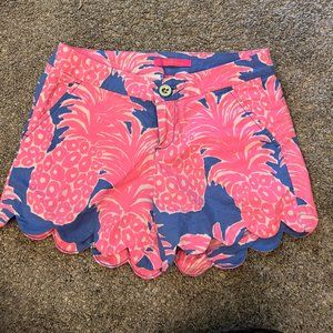 Lilly Pulitzer Pink & Blue Pineapple Print Buttercup Scalloped Shorts